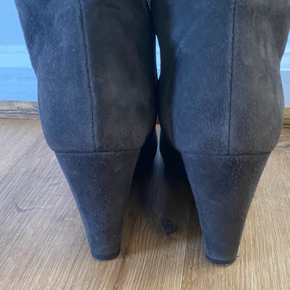 Like New! Stuart Weitzman Suede Knee High Lace Up Wedge Boots, Size 9 - Picture 12 of 16